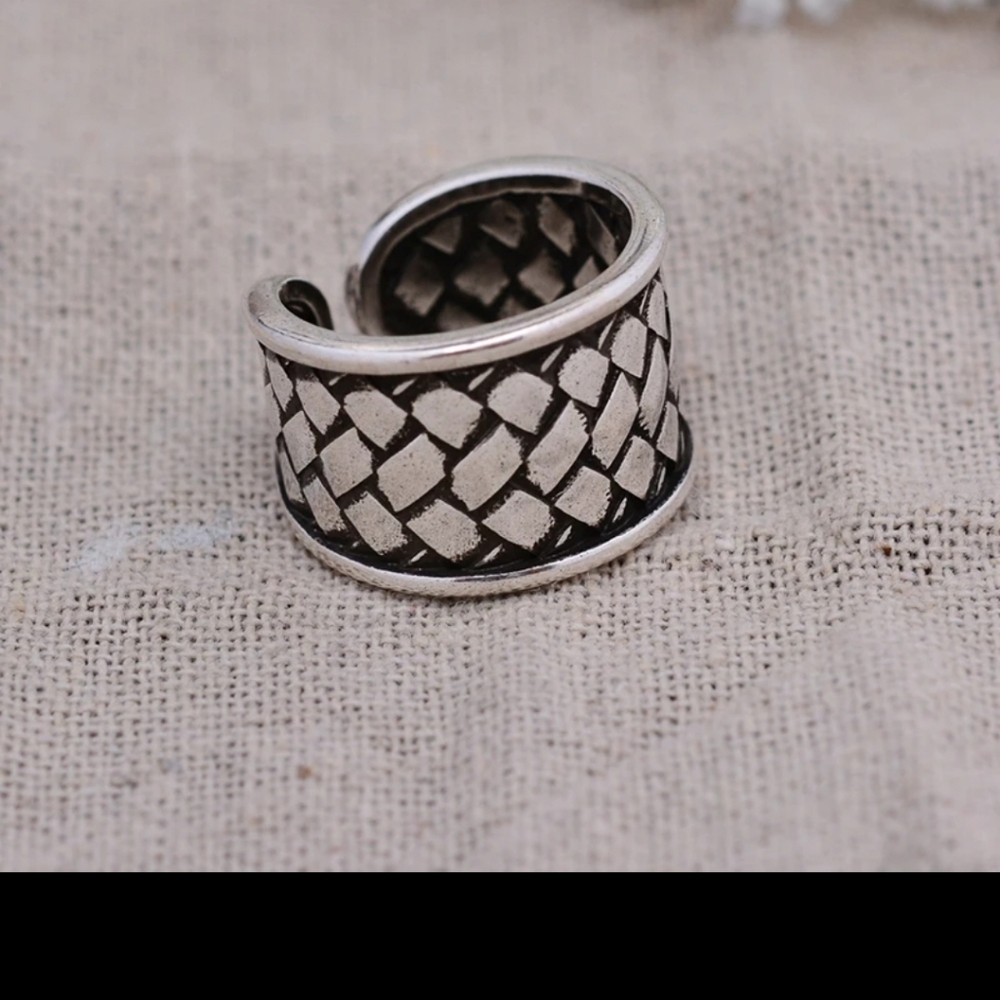 NEW Stunning Silver Plated Woven Adjustable Ring